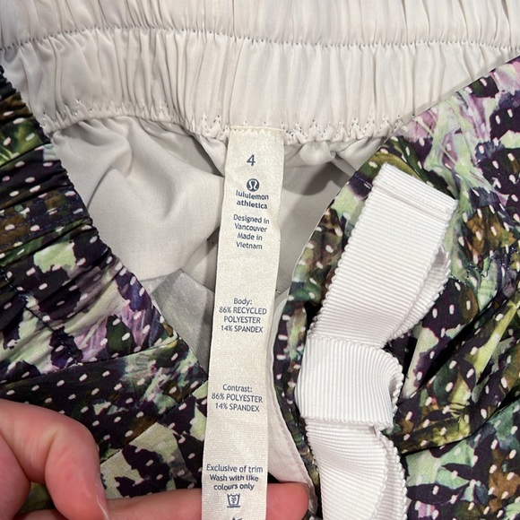 Lululemon - Picture 5 of 6